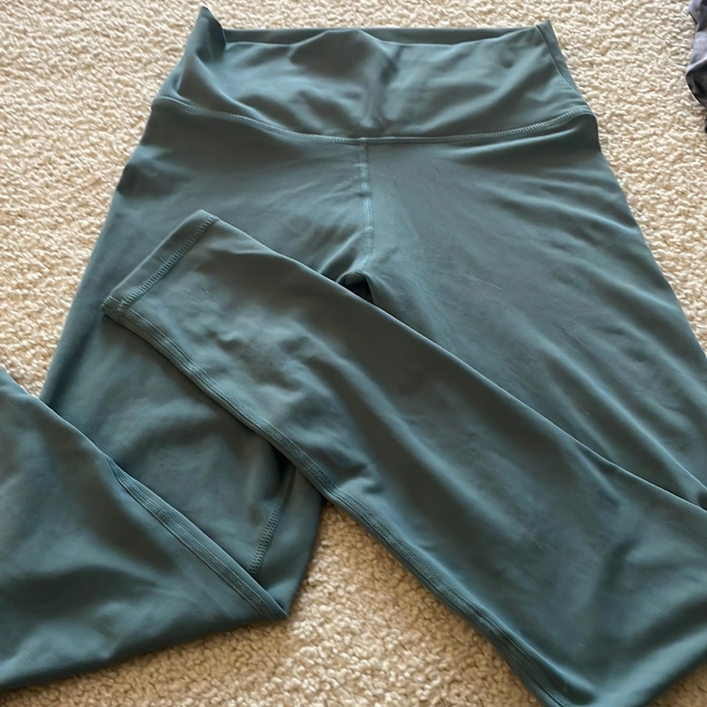 Green new medium leggings